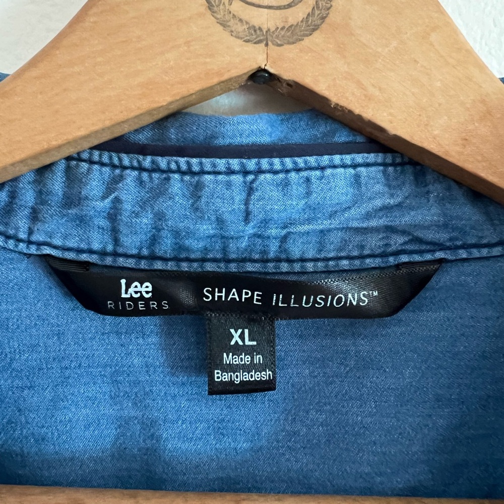 Riders by Lee Button Down Long Sleeve Shirt, Size XL, Blue Denim Color - Picture 5 of 8
